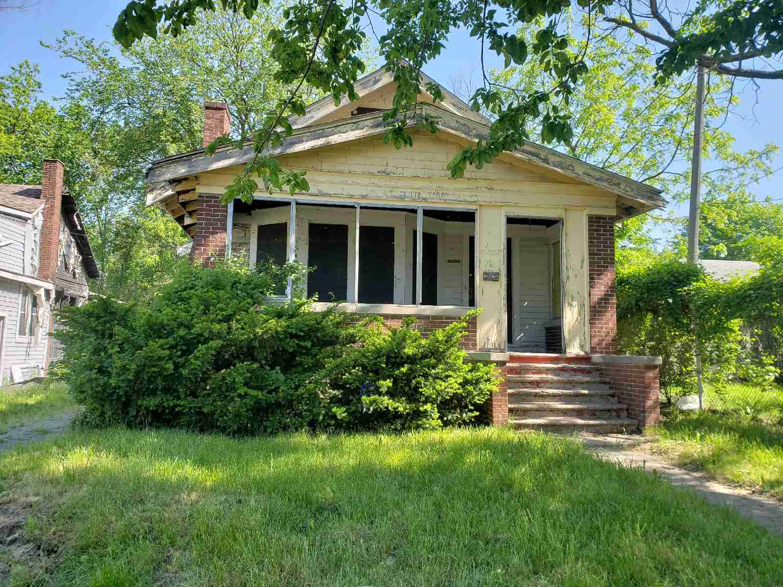 22052 Wilmarth front exterior .jpg